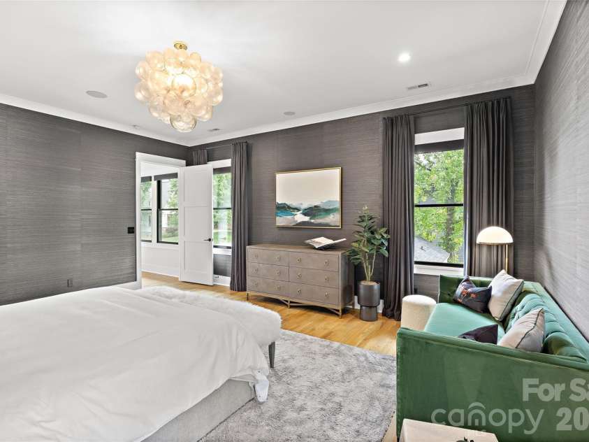 433 Atherton Street, Charlotte, NC 28203.  MLS# CAR4388968, YatesRealty ID 29096. 