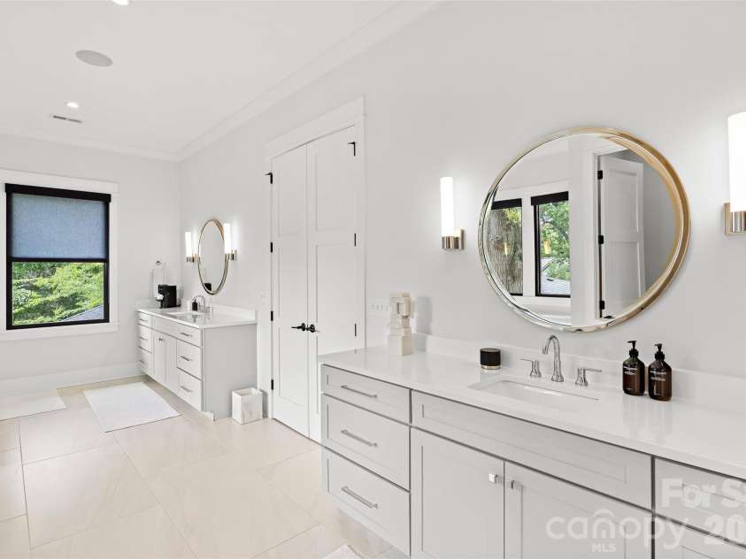 433 Atherton Street, Charlotte, NC 28203.  MLS# CAR4388968, YatesRealty ID 29096. 