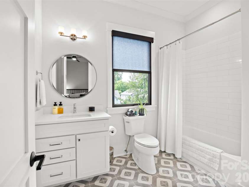 433 Atherton Street, Charlotte, NC 28203.  MLS# CAR4388968, YatesRealty ID 29096. 