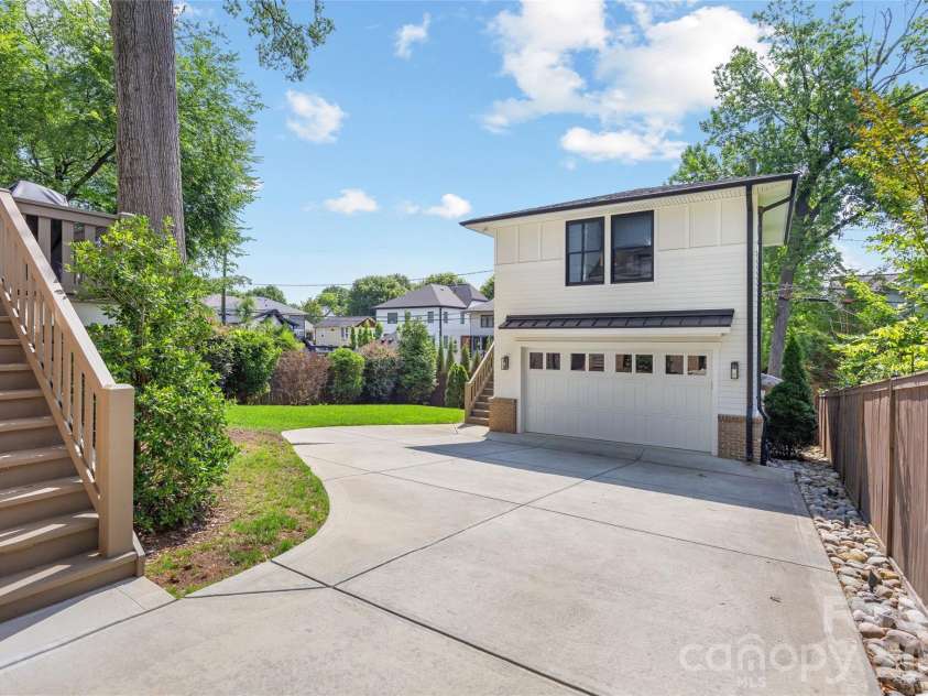 433 Atherton Street, Charlotte, NC 28203.  MLS# CAR4388968, YatesRealty ID 29096. 