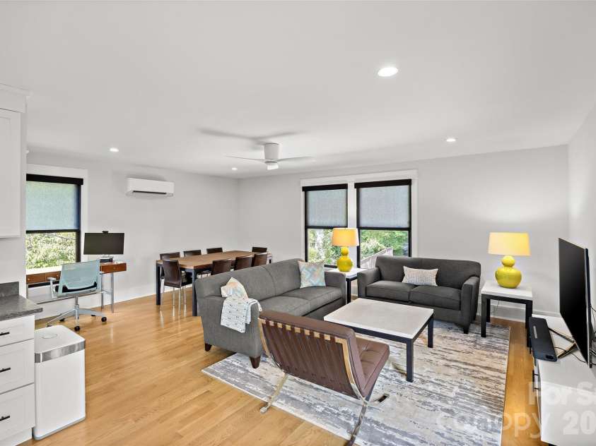 433 Atherton Street, Charlotte, NC 28203.  MLS# CAR4388968, YatesRealty ID 29096. 