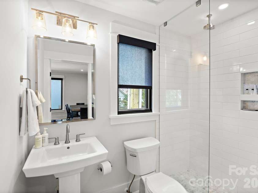 433 Atherton Street, Charlotte, NC 28203.  MLS# CAR4388968, YatesRealty ID 29096. 