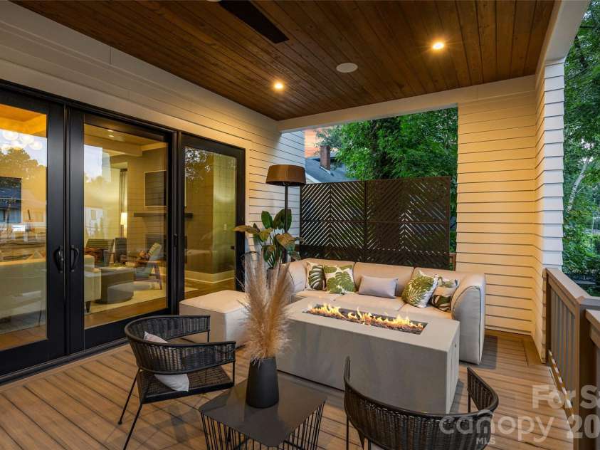 433 Atherton Street, Charlotte, NC 28203.  MLS# CAR4388968, YatesRealty ID 29096. 