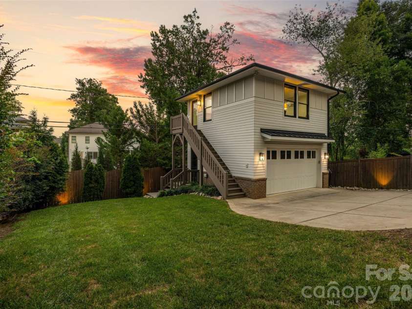 433 Atherton Street, Charlotte, NC 28203.  MLS# CAR4388968, YatesRealty ID 29096. 