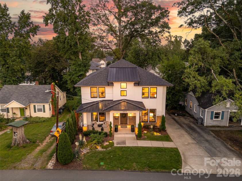 433 Atherton Street, Charlotte, NC 28203.  MLS# CAR4388968, YatesRealty ID 29096. 