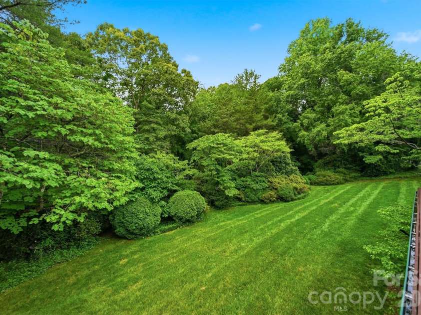 1811 5th Street, Hickory, NC 28601.  MLS# CAR4387269, YatesRealty ID 29097. 
