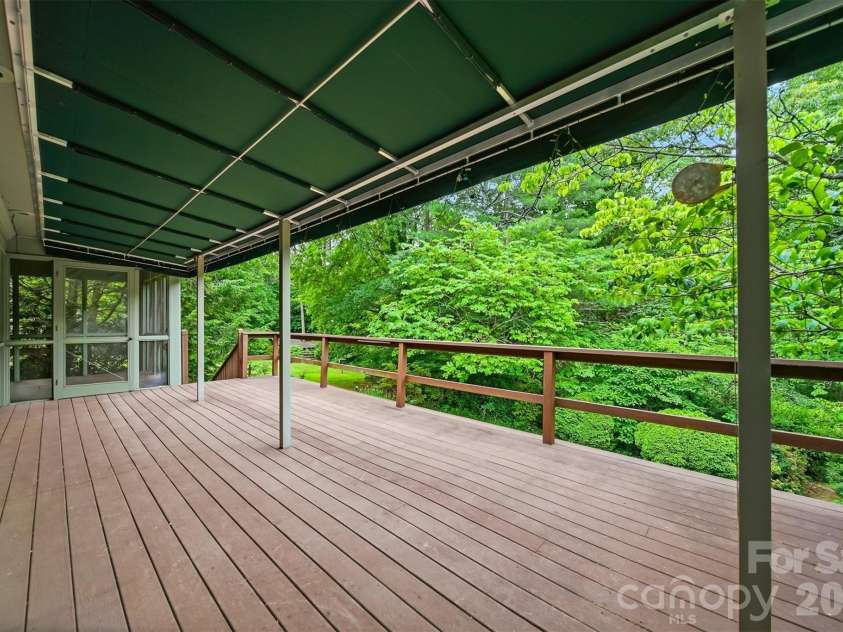 1811 5th Street, Hickory, NC 28601.  MLS# CAR4387269, YatesRealty ID 29097. Deck