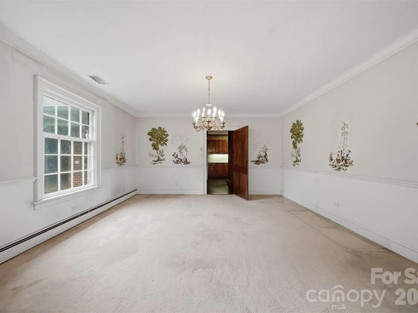 1811 5th Street, Hickory, NC 28601.  MLS# CAR4387269, YatesRealty ID 29097. Dining Room