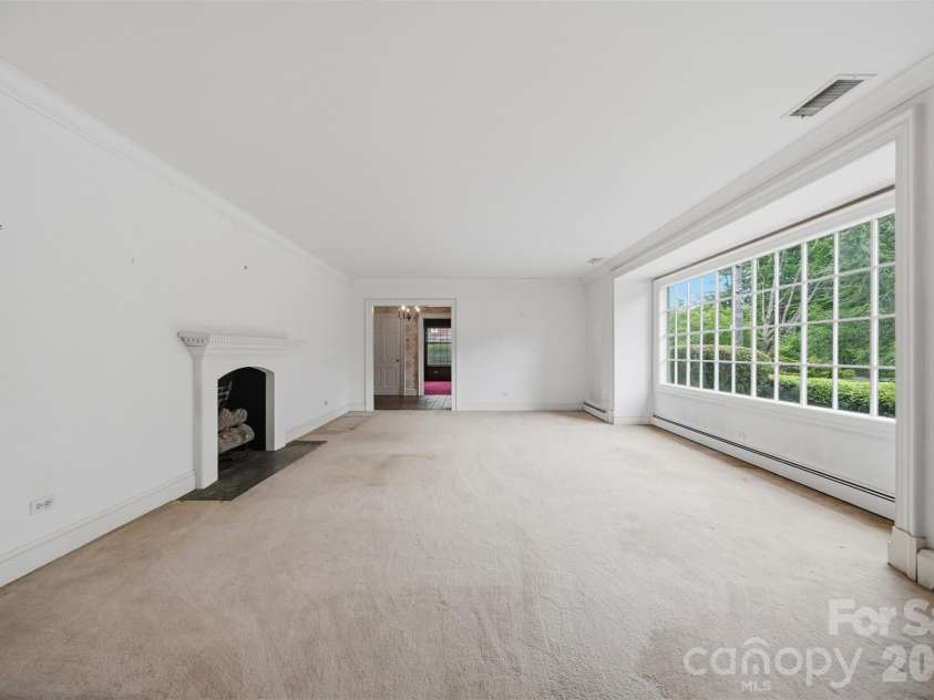 1811 5th Street, Hickory, NC 28601.  MLS# CAR4387269, YatesRealty ID 29097. Formal Living Room