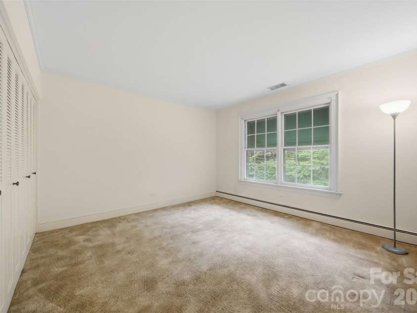 1811 5th Street, Hickory, NC 28601.  MLS# CAR4387269, YatesRealty ID 29097. Main Level bedroom