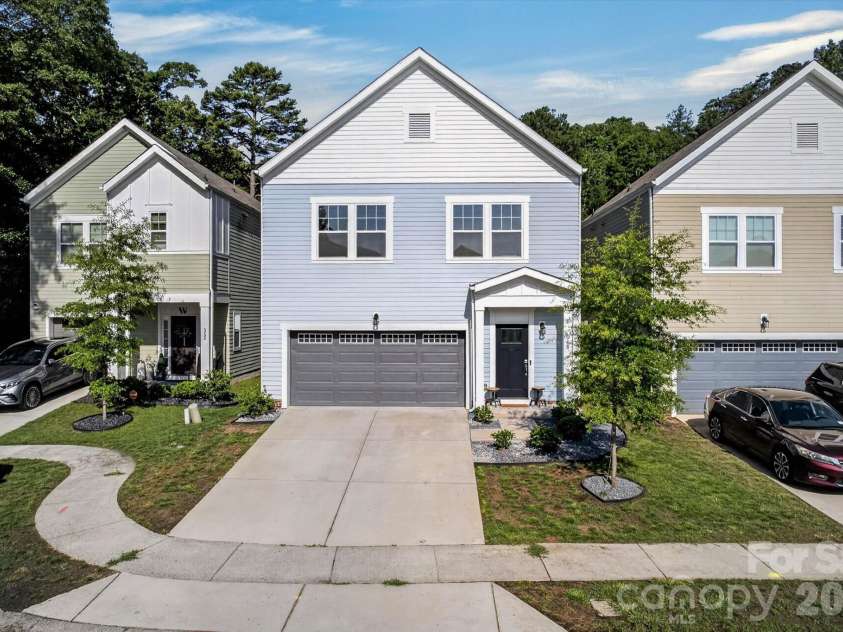 548 Kingsway Circle, Charlotte, NC 28214.  MLS# CAR4389140, YatesRealty ID 29098. 