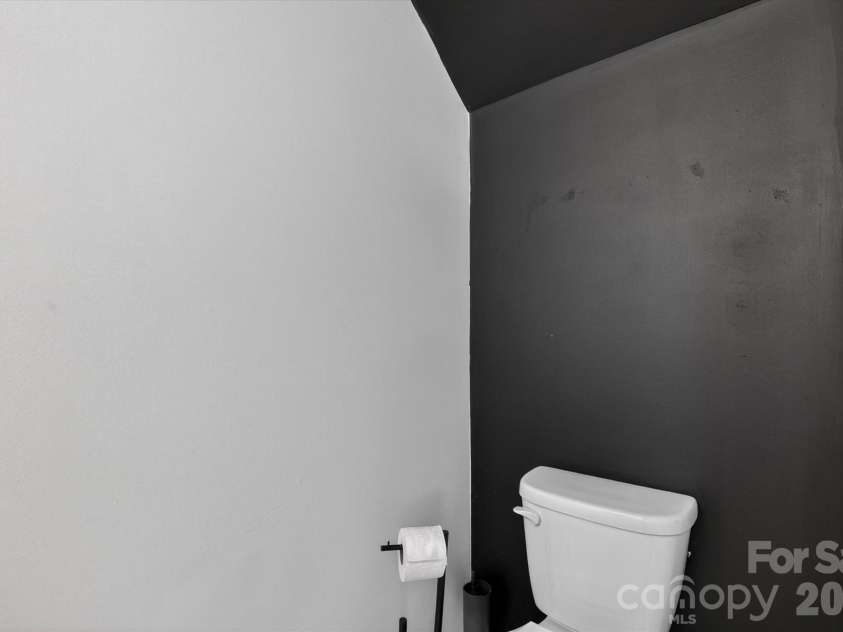 548 Kingsway Circle, Charlotte, NC 28214.  MLS# CAR4389140, YatesRealty ID 29098. 