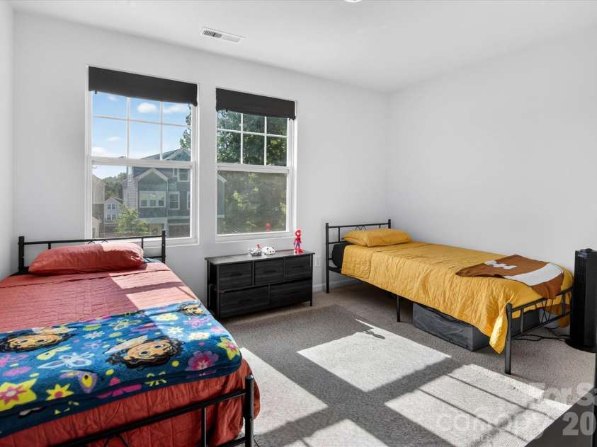 548 Kingsway Circle, Charlotte, NC 28214.  MLS# CAR4389140, YatesRealty ID 29098. 