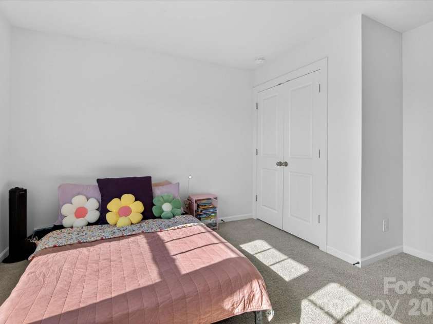 548 Kingsway Circle, Charlotte, NC 28214.  MLS# CAR4389140, YatesRealty ID 29098. 