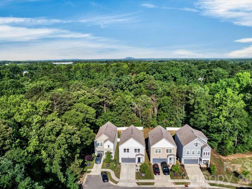 548 Kingsway Circle, Charlotte, NC 28214.  MLS# CAR4389140, YatesRealty ID 29098. 