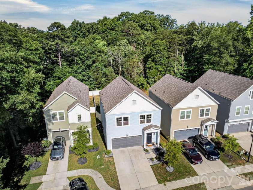 548 Kingsway Circle, Charlotte, NC 28214.  MLS# CAR4389140, YatesRealty ID 29098. 
