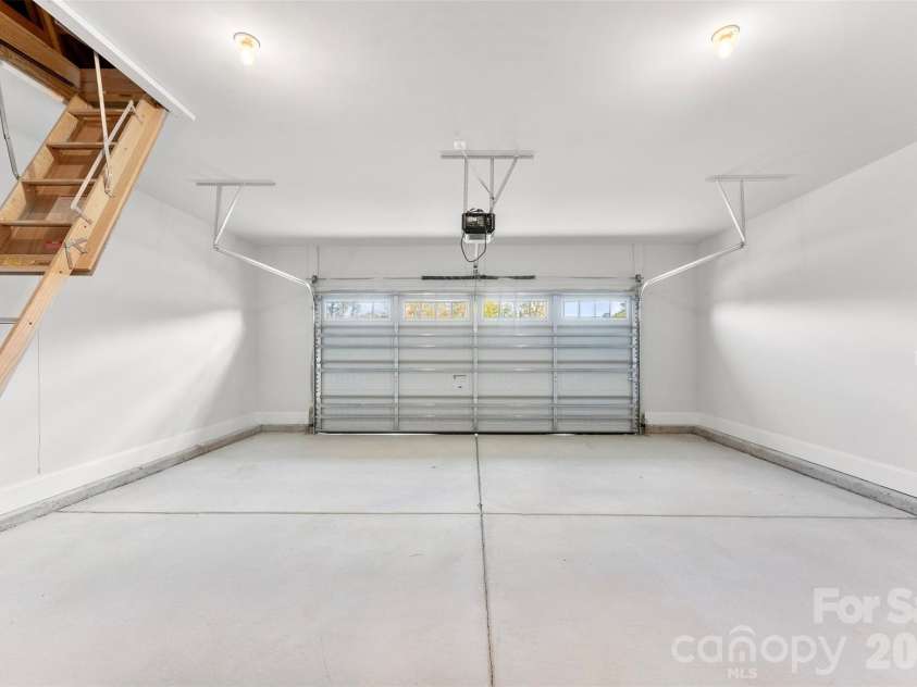 409 Newstyle Way, Gastonia, NC 28056.  MLS# CAR4389193, YatesRealty ID 29099. 