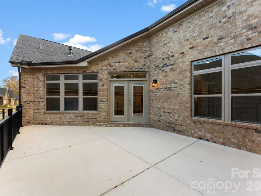 409 Newstyle Way, Gastonia, NC 28056.  MLS# CAR4389193, YatesRealty ID 29099. 