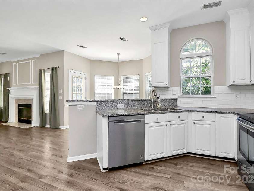 8808 Orchid Place, Charlotte, NC 28277.  MLS# CAR4284030, YatesRealty ID 29099. 