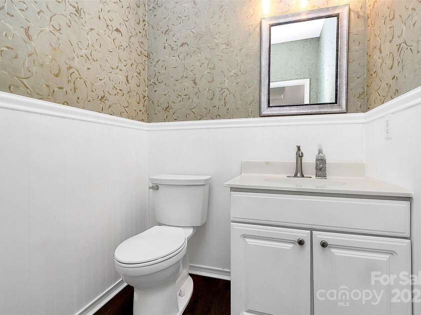 8808 Orchid Place, Charlotte, NC 28277.  MLS# CAR4284030, YatesRealty ID 29099. Main Level Power Room