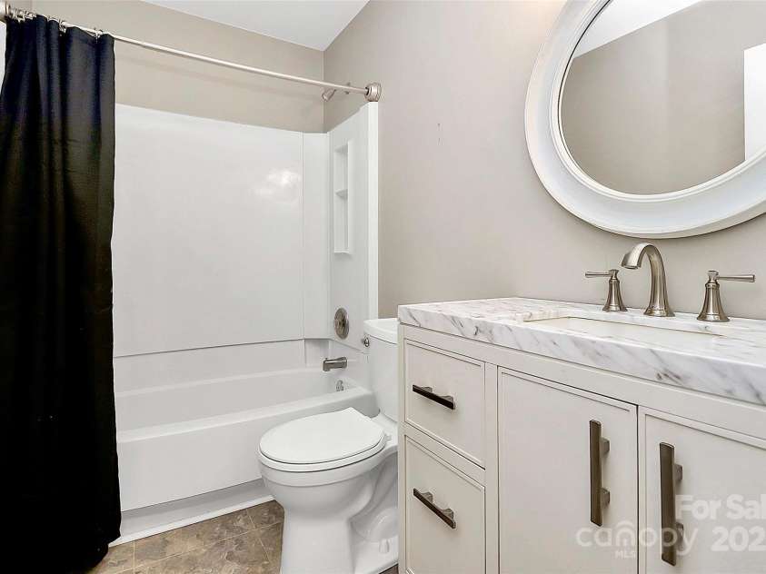 8808 Orchid Place, Charlotte, NC 28277.  MLS# CAR4284030, YatesRealty ID 29099. Second Full Bathroom