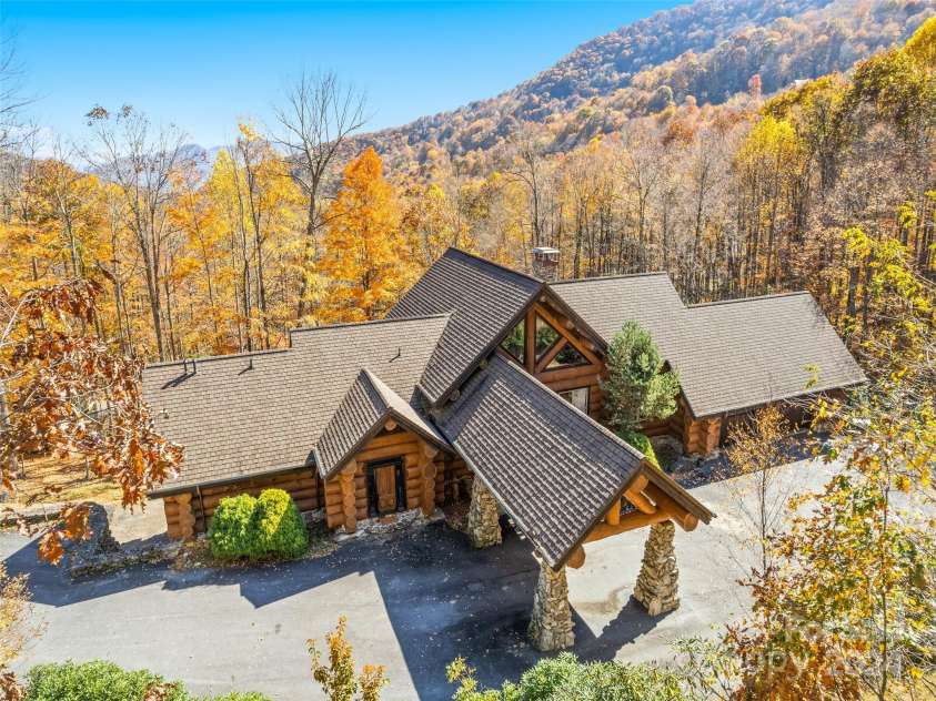 303 FLYING HAWK Road, Waynesville, NC 28786.  MLS# CAR4203494, YatesRealty ID 291. 