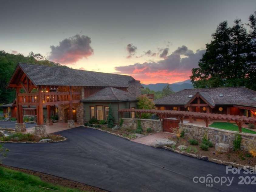 551 Macallan Drive, Waynesville, NC 28786.  MLS# CAR4305546, YatesRealty ID 291. Ascot Clubhouse