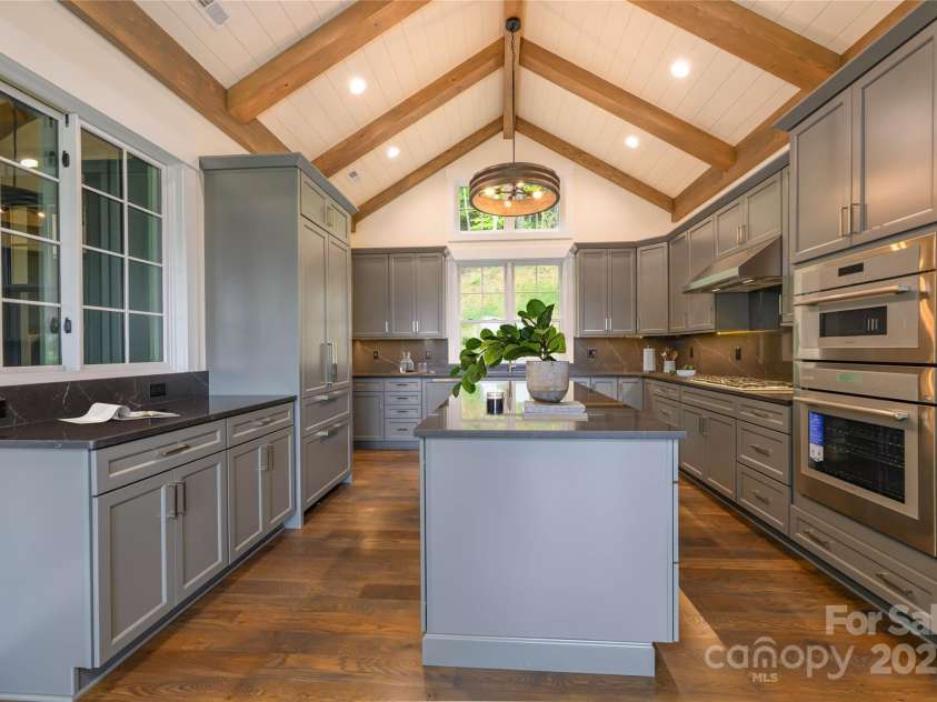 551 Macallan Drive, Waynesville, NC 28786.  MLS# CAR4305546, YatesRealty ID 291. Kitchen