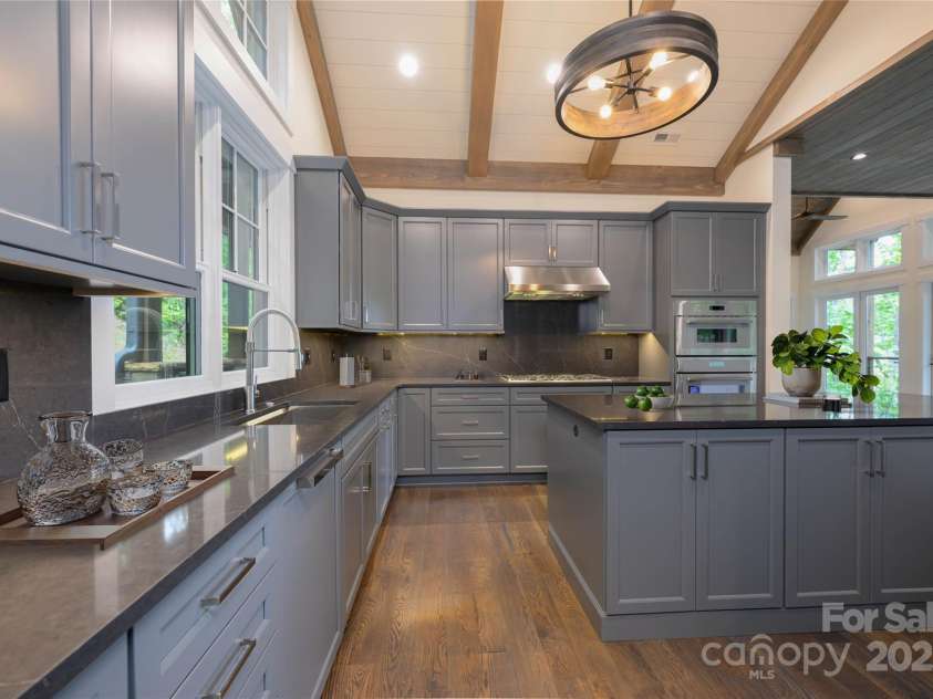 551 Macallan Drive, Waynesville, NC 28786.  MLS# CAR4305546, YatesRealty ID 291. Kitchen