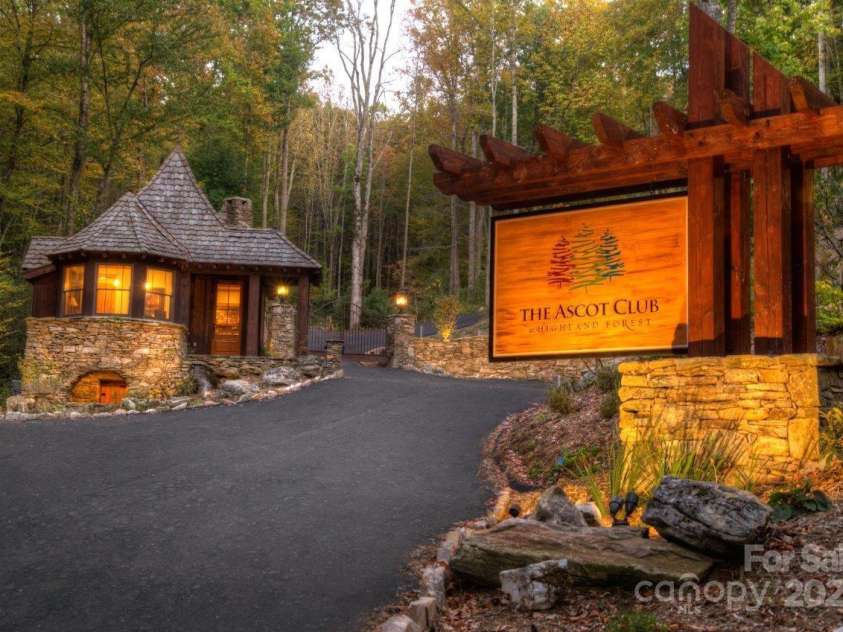 551 Macallan Drive, Waynesville, NC 28786.  MLS# CAR4305546, YatesRealty ID 291. The Ascot Club