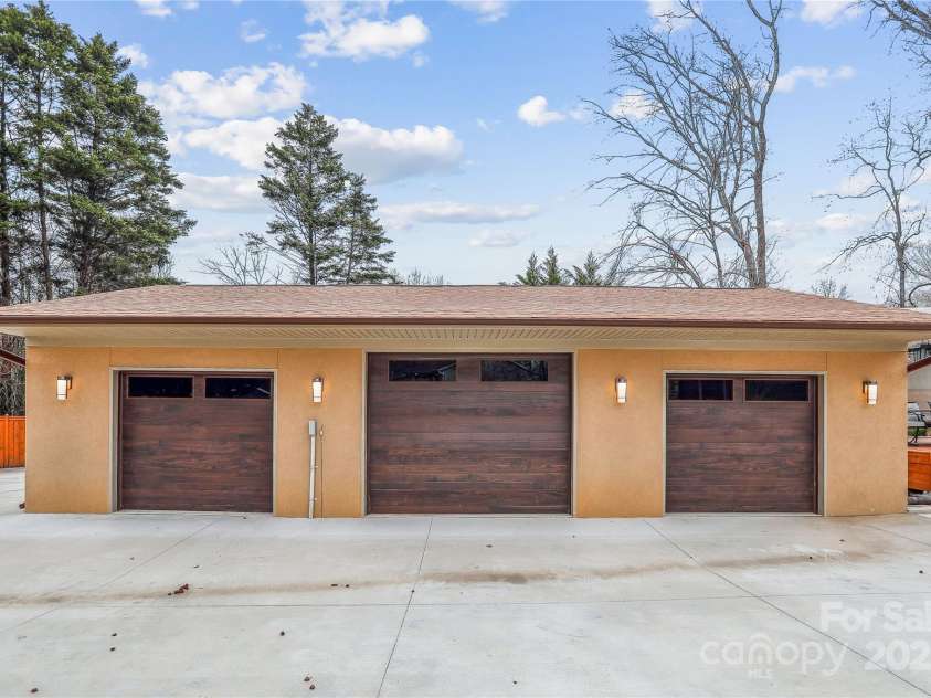 8104 Stem Court, Charlotte, NC 28227.  MLS# CAR4223686, YatesRealty ID 291. 