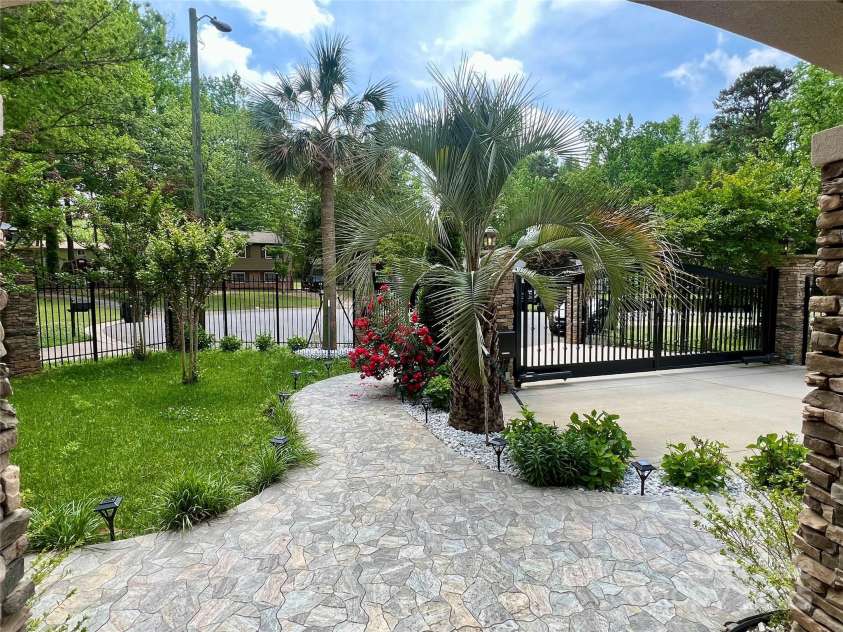 8104 Stem Court, Charlotte, NC 28227.  MLS# CAR4223686, YatesRealty ID 291. 