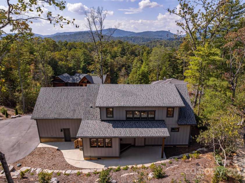 71 Crossings Circle, Fairview, NC 28730.  MLS# CAR4306682, YatesRealty ID 2910. 