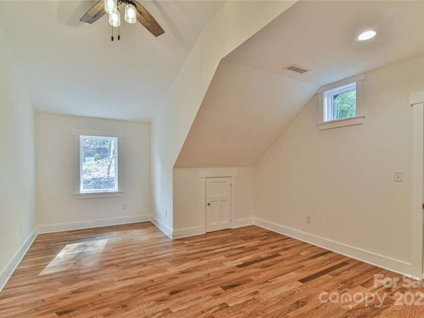 71 Crossings Circle, Fairview, NC 28730.  MLS# CAR4306682, YatesRealty ID 2910. 