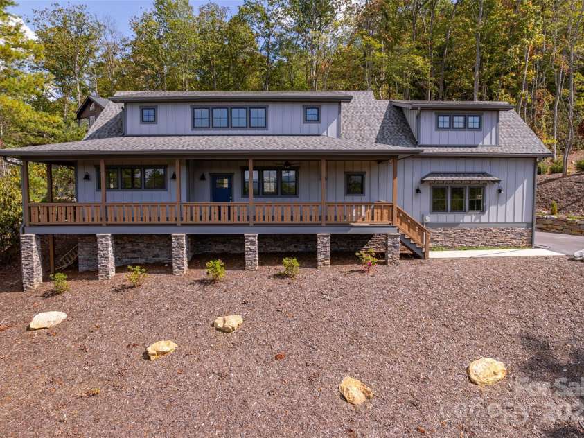 71 Crossings Circle, Fairview, NC 28730.  MLS# CAR4306682, YatesRealty ID 2910. 71 Crossings Circle