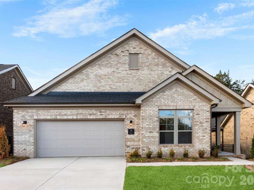 407 Newstyle Way, Gastonia, NC 28056.  MLS# CAR4389192, YatesRealty ID 29100. 