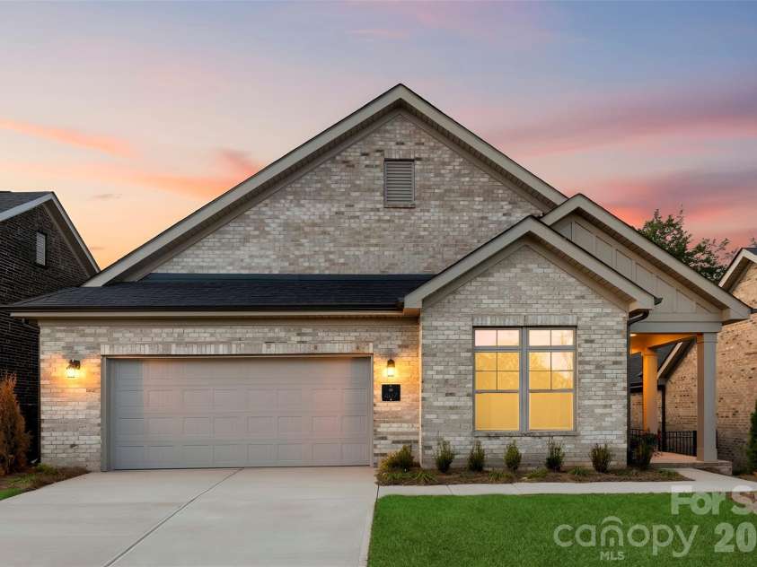 407 Newstyle Way, Gastonia, NC 28056.  MLS# CAR4389192, YatesRealty ID 29100. 