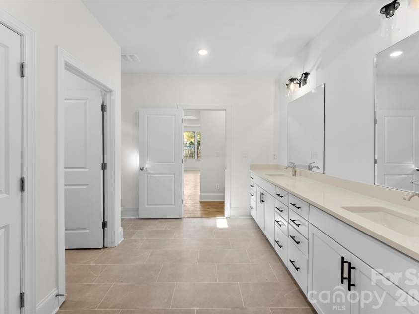 407 Newstyle Way, Gastonia, NC 28056.  MLS# CAR4389192, YatesRealty ID 29100. 