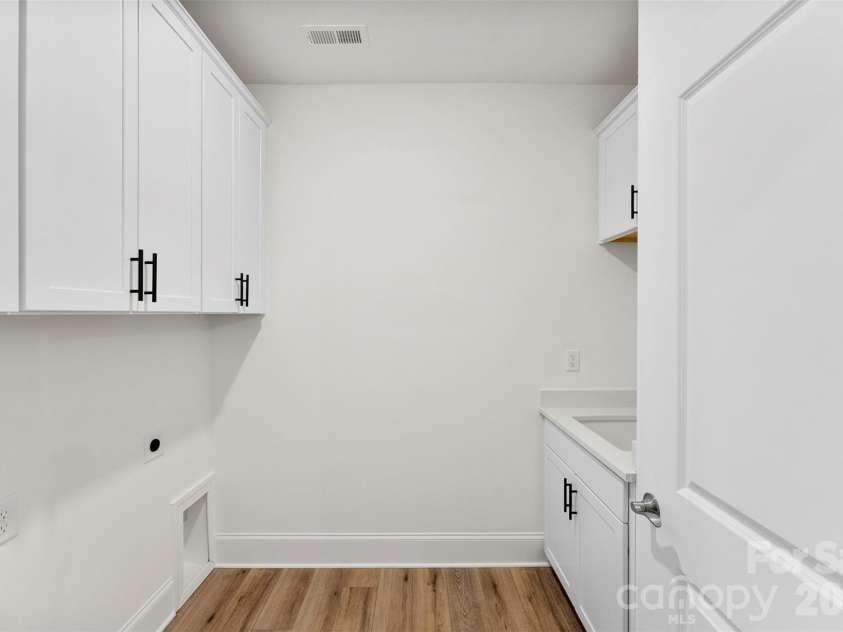 407 Newstyle Way, Gastonia, NC 28056.  MLS# CAR4389192, YatesRealty ID 29100. 