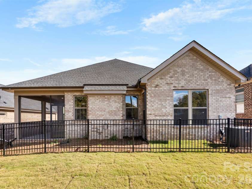 407 Newstyle Way, Gastonia, NC 28056.  MLS# CAR4389192, YatesRealty ID 29100. 