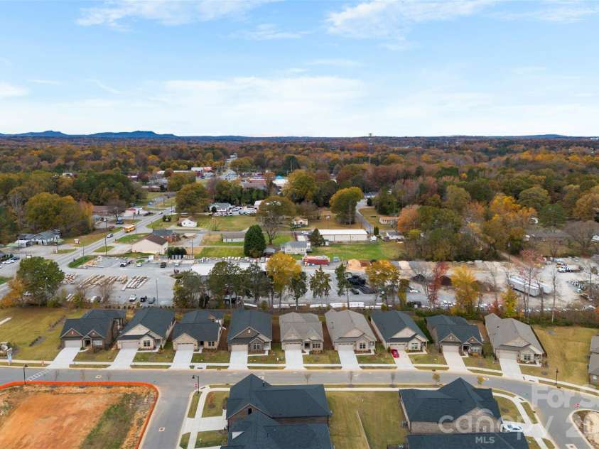 407 Newstyle Way, Gastonia, NC 28056.  MLS# CAR4389192, YatesRealty ID 29100. 
