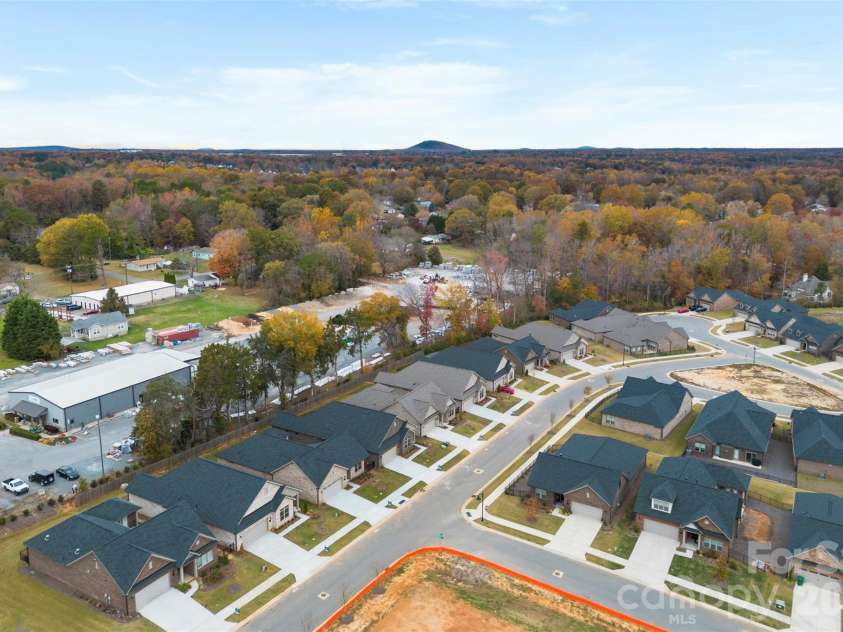 407 Newstyle Way, Gastonia, NC 28056.  MLS# CAR4389192, YatesRealty ID 29100. 