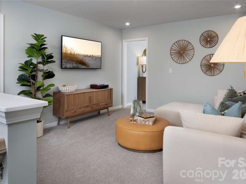 1312 Vibrant Road, Charlotte, NC 28215.  MLS# CAR4391092, YatesRealty ID 29101. 
