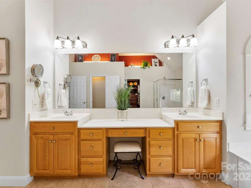 6300 Latta Springs Circle, Huntersville, NC 28078.  MLS# CAR4260746, YatesRealty ID 29101. 