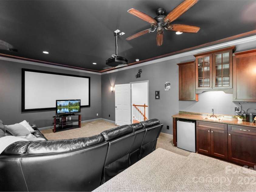 6300 Latta Springs Circle, Huntersville, NC 28078.  MLS# CAR4260746, YatesRealty ID 29101. 
