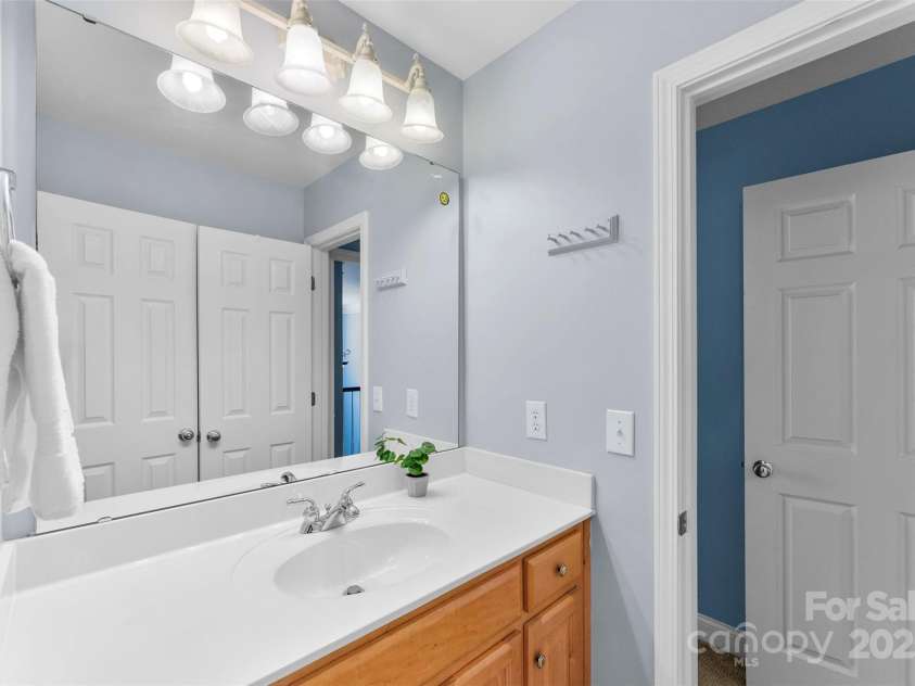 6300 Latta Springs Circle, Huntersville, NC 28078.  MLS# CAR4260746, YatesRealty ID 29101. Jack and Jill