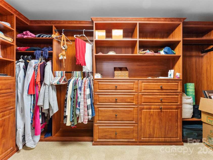 6300 Latta Springs Circle, Huntersville, NC 28078.  MLS# CAR4260746, YatesRealty ID 29101. Spacious primary closet