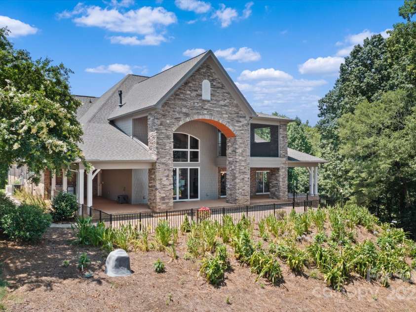 1122 Astoria Parkway, Catawba, NC 28609.  MLS# CAR4285552, YatesRealty ID 29103. 