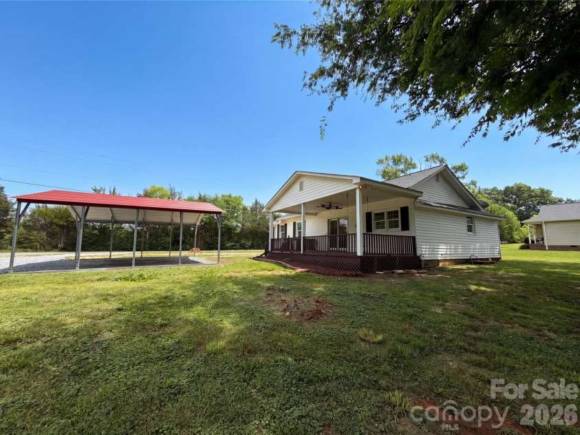 345 Mount Pleasant Road, Mount Pleasant, NC 28124.  MLS# CAR4391103, YatesRealty ID 29103. 