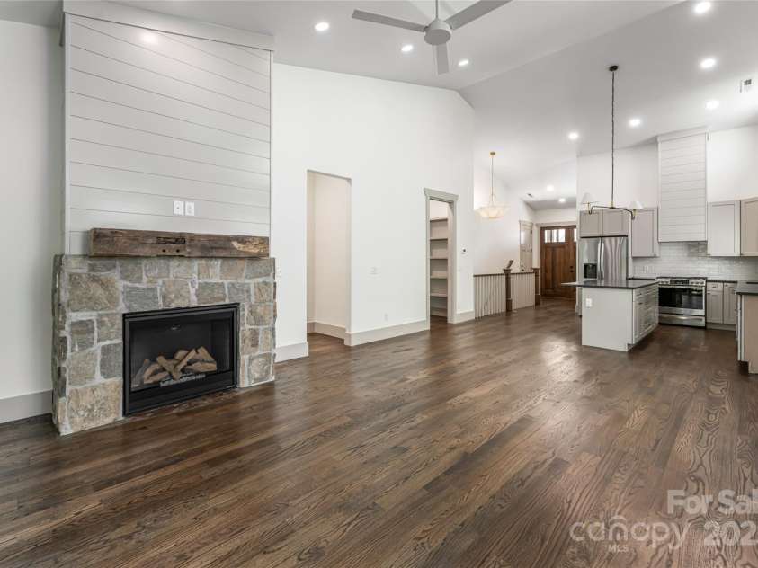 110 Unadilla Avenue, Asheville, NC 28803.  MLS# CAR4249602, YatesRealty ID 29105. Living room